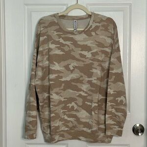 Athleta Top Womens Large Beige Camo Sweatshirt Crew Neck Long Sleeve Stretchy